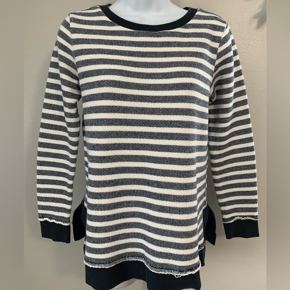 Doe & Rae Navy and White Sweatshirt